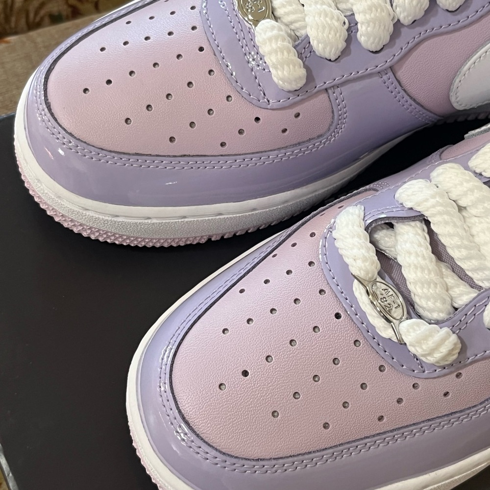 Nike Air Force 1 '07 LV8 in Hydrangeas and White - Picture 12 of 13